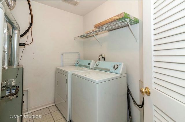 1069 Ripple Ridge Drive, Darien, IL 60561