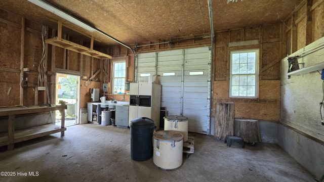 2639 Nc Highway 211 Road E, Clarkton, NC 28433