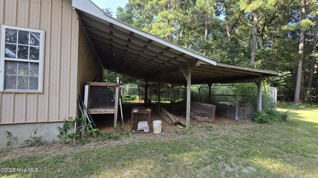 2639 Nc Highway 211 Road E, Clarkton, NC 28433