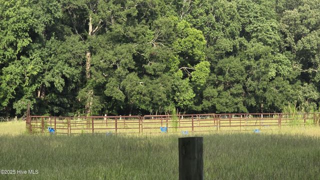 2639 Nc Highway 211 Road E, Clarkton, NC 28433