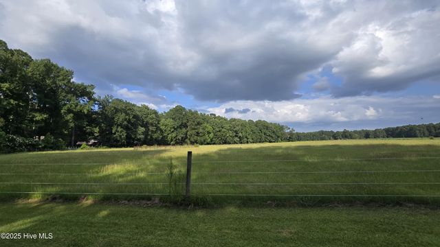 2639 Nc Highway 211 Road E, Clarkton, NC 28433