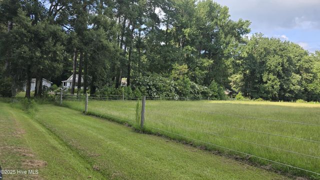 2639 Nc Highway 211 Road E, Clarkton, NC 28433