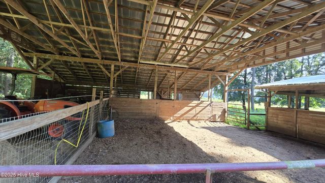 2639 Nc Highway 211 Road E, Clarkton, NC 28433