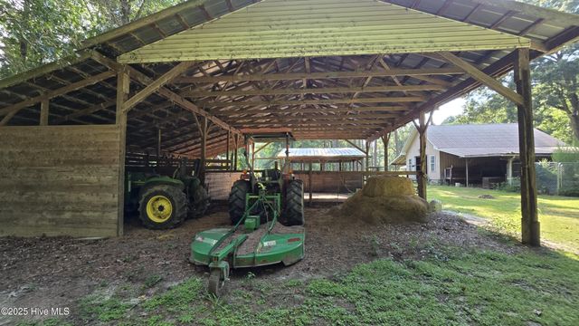 2639 Nc Highway 211 Road E, Clarkton, NC 28433