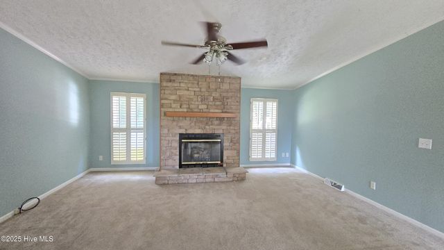 2639 Nc Highway 211 Road E, Clarkton, NC 28433