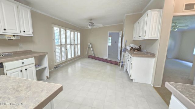 2639 Nc Highway 211 Road E, Clarkton, NC 28433