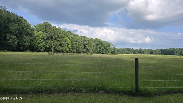 2639 Nc Highway 211 Road E, Clarkton, NC 28433