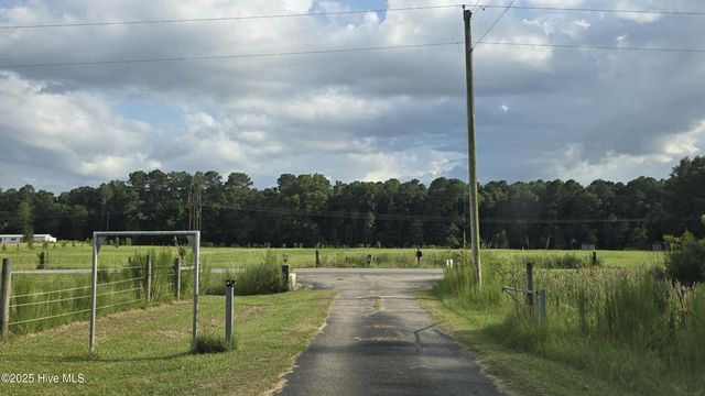 2639 Nc Highway 211 Road E, Clarkton, NC 28433