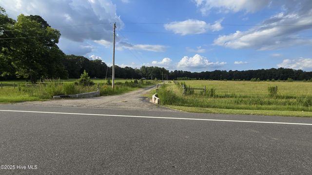 2639 Nc Highway 211 Road E, Clarkton, NC 28433