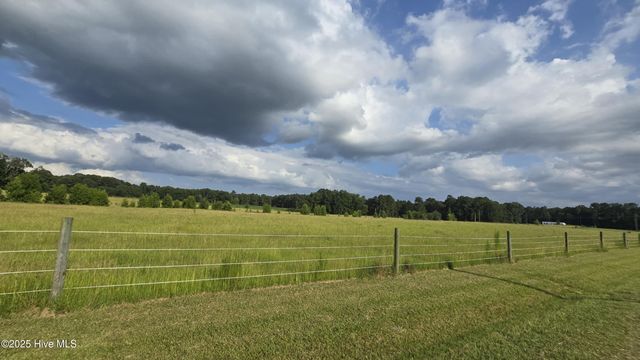 2639 Nc Highway 211 Road E, Clarkton, NC 28433