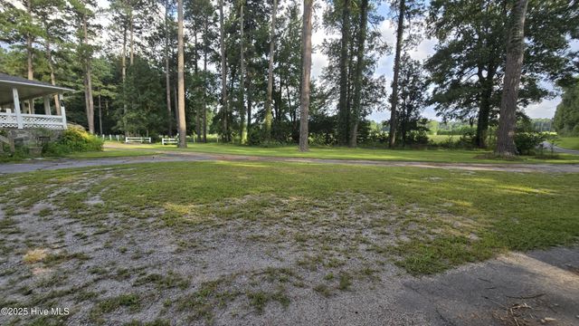 2639 Nc Highway 211 Road E, Clarkton, NC 28433