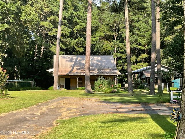 2639 Nc Highway 211 Road E, Clarkton, NC 28433