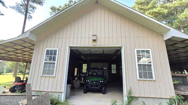 2639 Nc Highway 211 Road E, Clarkton, NC 28433