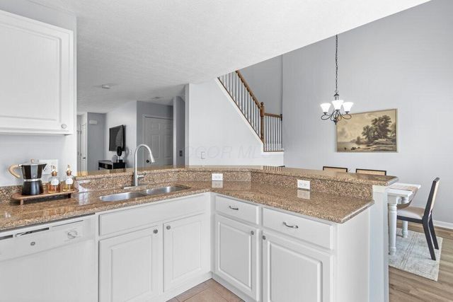 7415 Cayman Lane, Worthington, OH 43085