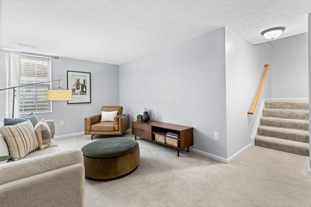 7415 Cayman Lane, Worthington, OH 43085