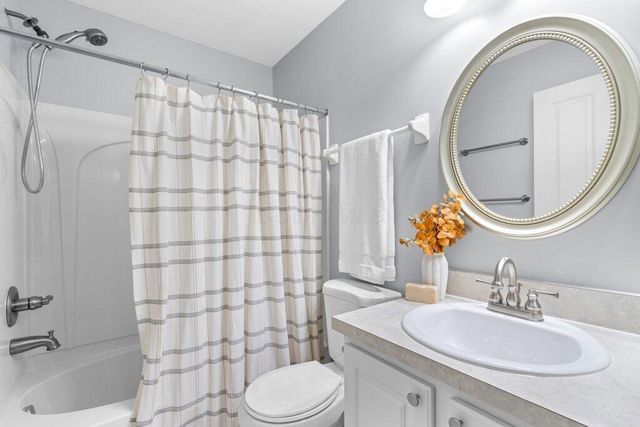 7415 Cayman Lane, Worthington, OH 43085