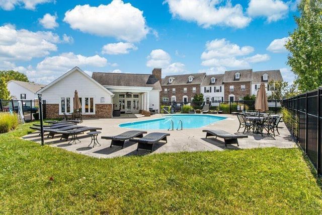 7415 Cayman Lane, Worthington, OH 43085