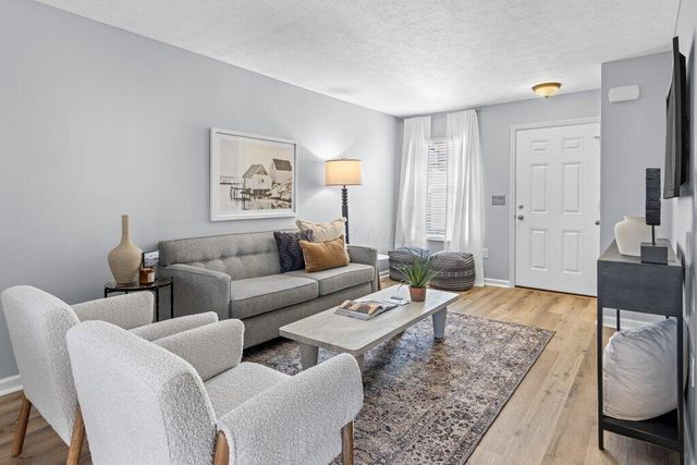 7415 Cayman Lane, Worthington, OH 43085