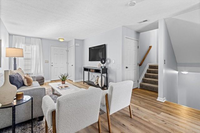 7415 Cayman Lane, Worthington, OH 43085