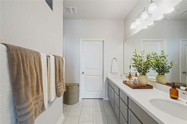 1002 Ocean Breeze, Portland, TX 78374