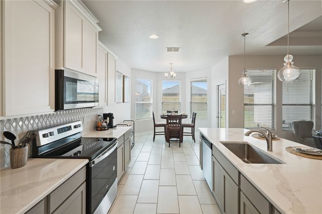 1002 Ocean Breeze, Portland, TX 78374