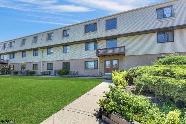 846 Riverside Ave 202, Lyndhurst Twp., NJ 07071