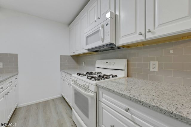 846 Riverside Ave 202, Lyndhurst Twp., NJ 07071