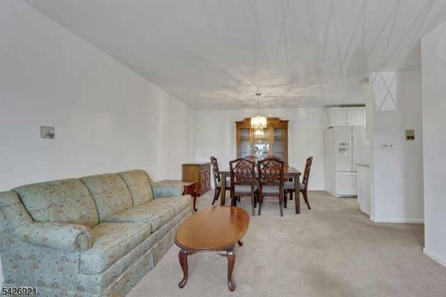 846 Riverside Ave 202, Lyndhurst Twp., NJ 07071