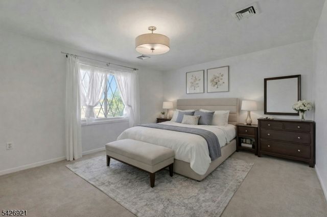 846 Riverside Ave 202, Lyndhurst Twp., NJ 07071