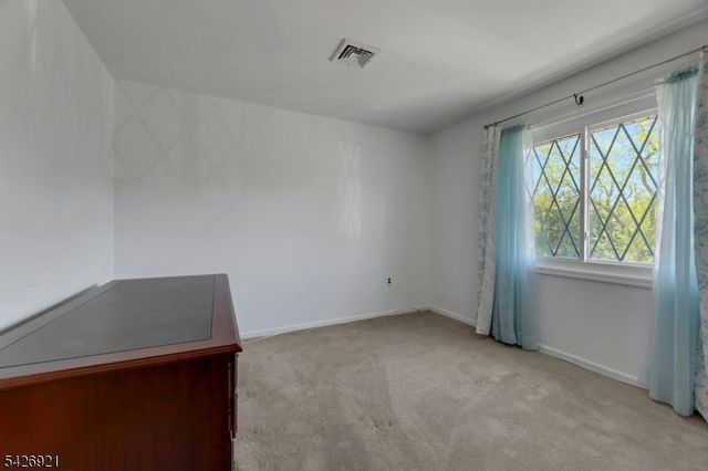 846 Riverside Ave 202, Lyndhurst Twp., NJ 07071