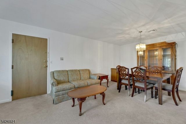 846 Riverside Ave 202, Lyndhurst Twp., NJ 07071