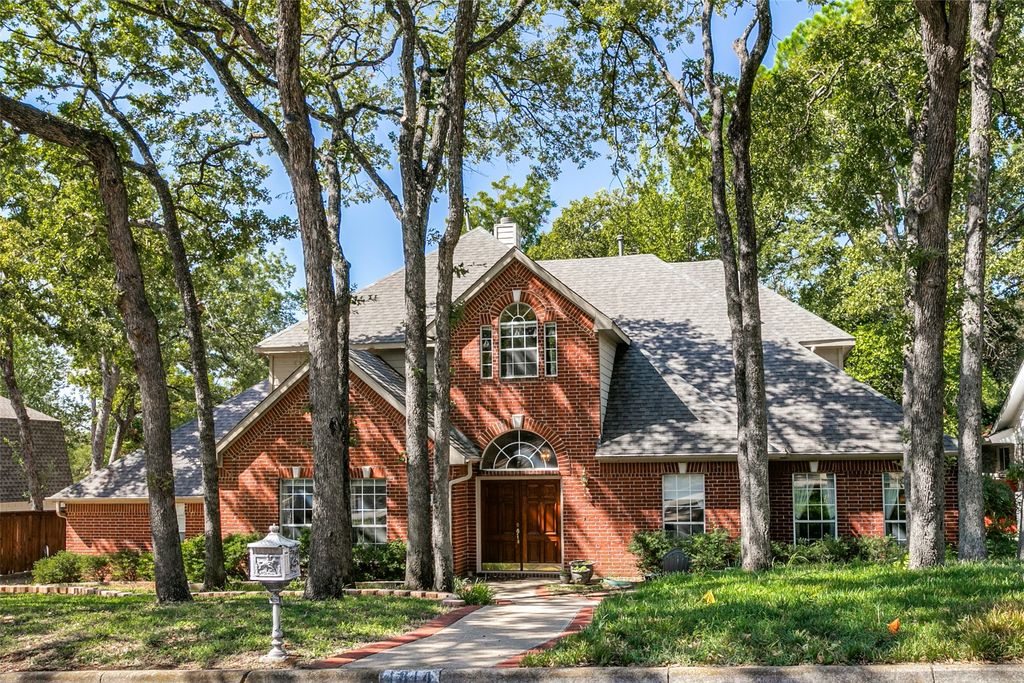 1814 Woodridge Drive, Arlington, TX 76013 — exterior
