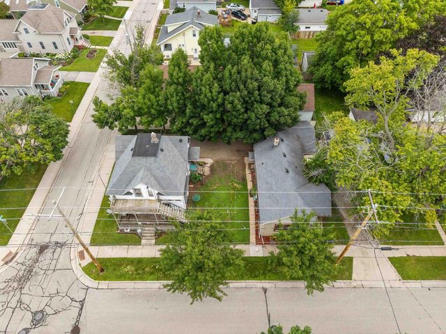 318 W BREWSTER STREET, Appleton, WI 54911