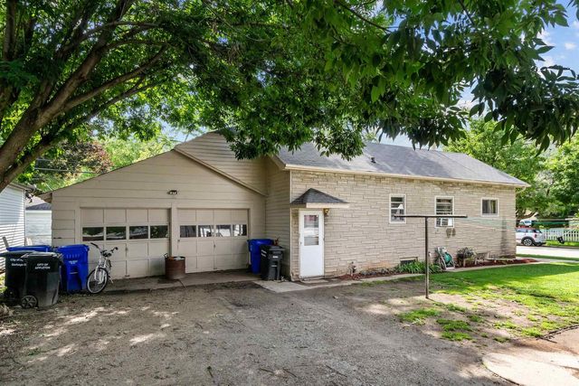 318 W BREWSTER STREET, Appleton, WI 54911