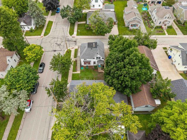318 W BREWSTER STREET, Appleton, WI 54911