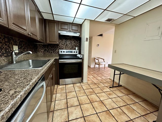 642 NW 13th Street 35, Boca Raton, FL 33486