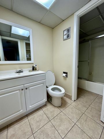 642 NW 13th Street 35, Boca Raton, FL 33486