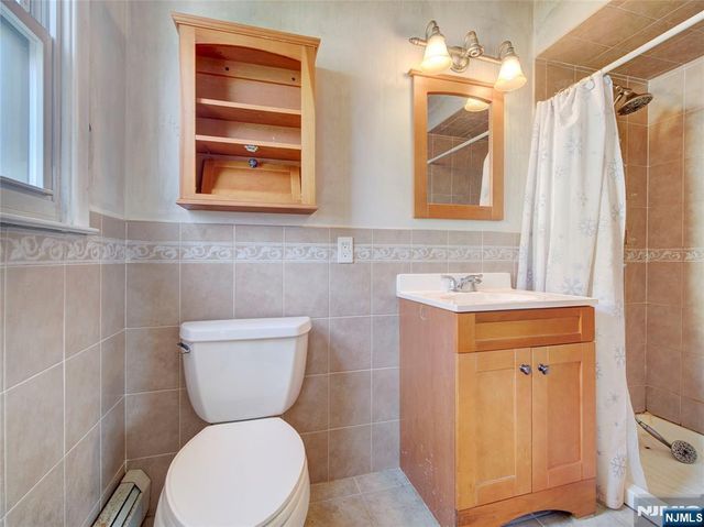 102 Gall Court, Elmwood Park, NJ 07407