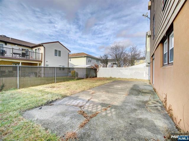 102 Gall Court, Elmwood Park, NJ 07407