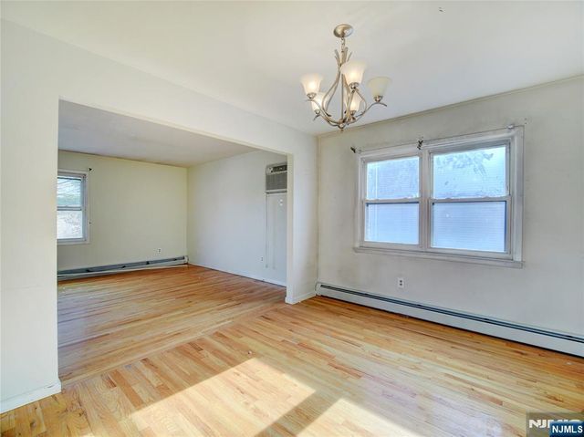 102 Gall Court, Elmwood Park, NJ 07407