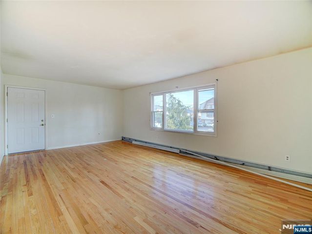 102 Gall Court, Elmwood Park, NJ 07407