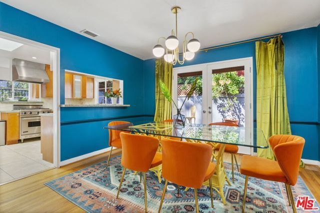 2867 N Beachwood Drive, Los Angeles, CA 90068