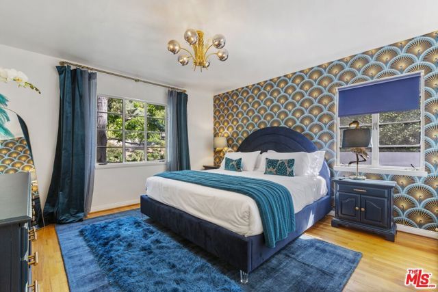 2867 N Beachwood Drive, Los Angeles, CA 90068