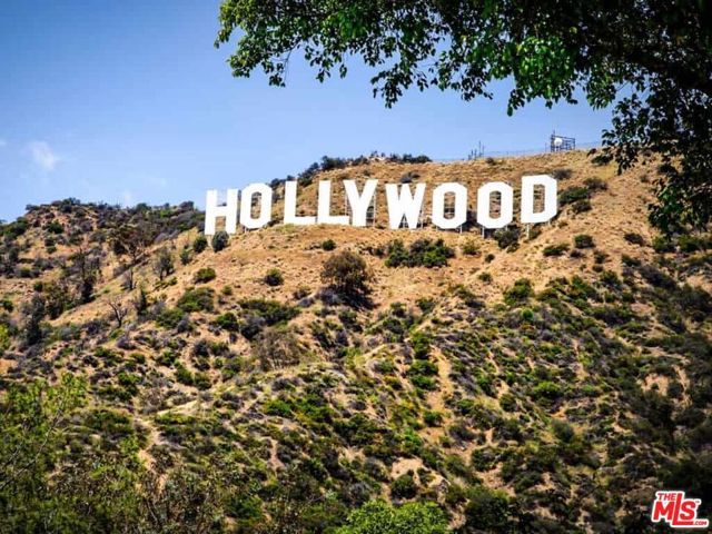 2867 N Beachwood Drive, Los Angeles, CA 90068