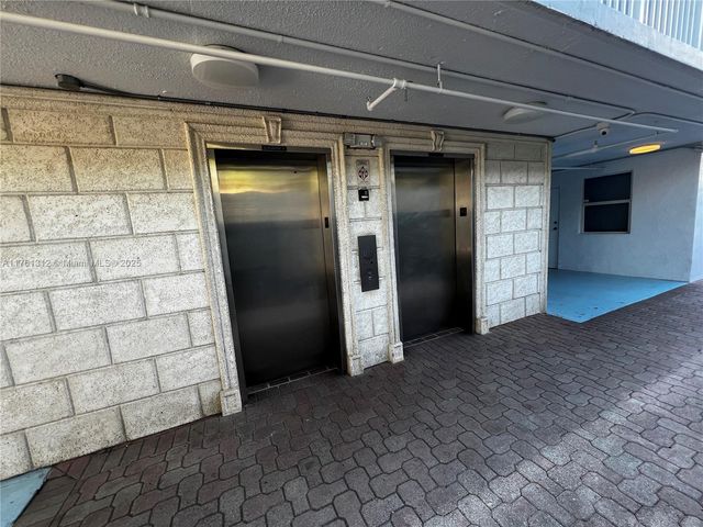 2575 SW 27th Ave 205, Miami, FL 33133