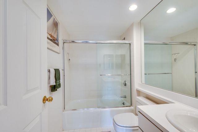 183 Oak Street 308, Newton, MA 02464