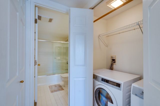 183 Oak Street 308, Newton, MA 02464