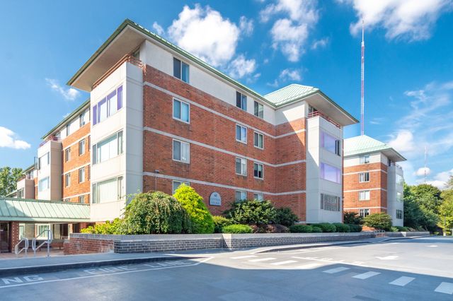 183 Oak Street 308, Newton, MA 02464