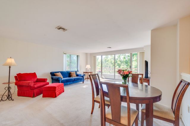 183 Oak Street 308, Newton, MA 02464