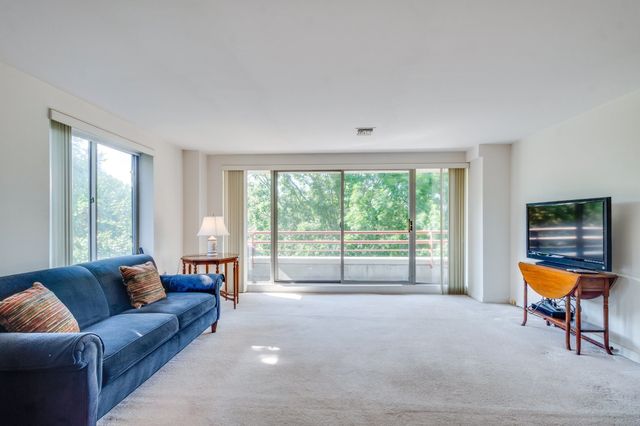 183 Oak Street 308, Newton, MA 02464